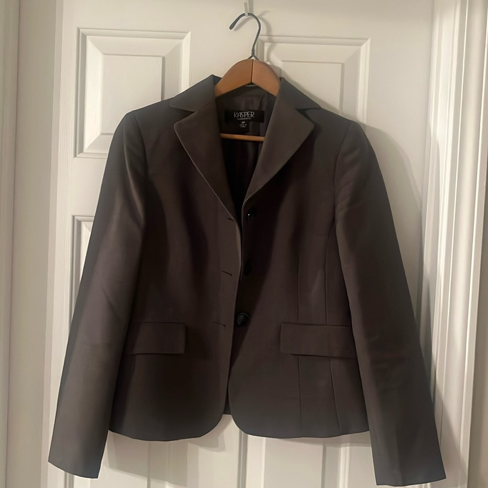 2P Kasper Gray Blazer - classic and great condition